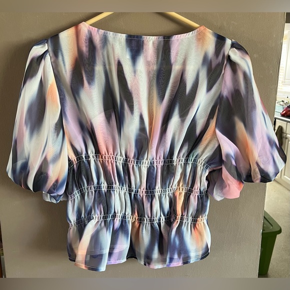 Hostess Pick 🥳 Steve Madden Pink and Blue Smocked Blouse Flutter Sleeves - Picture 4 of 6